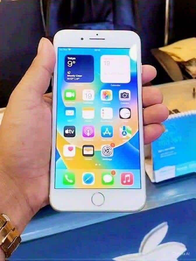 Apple iPhone 8 Plus 1