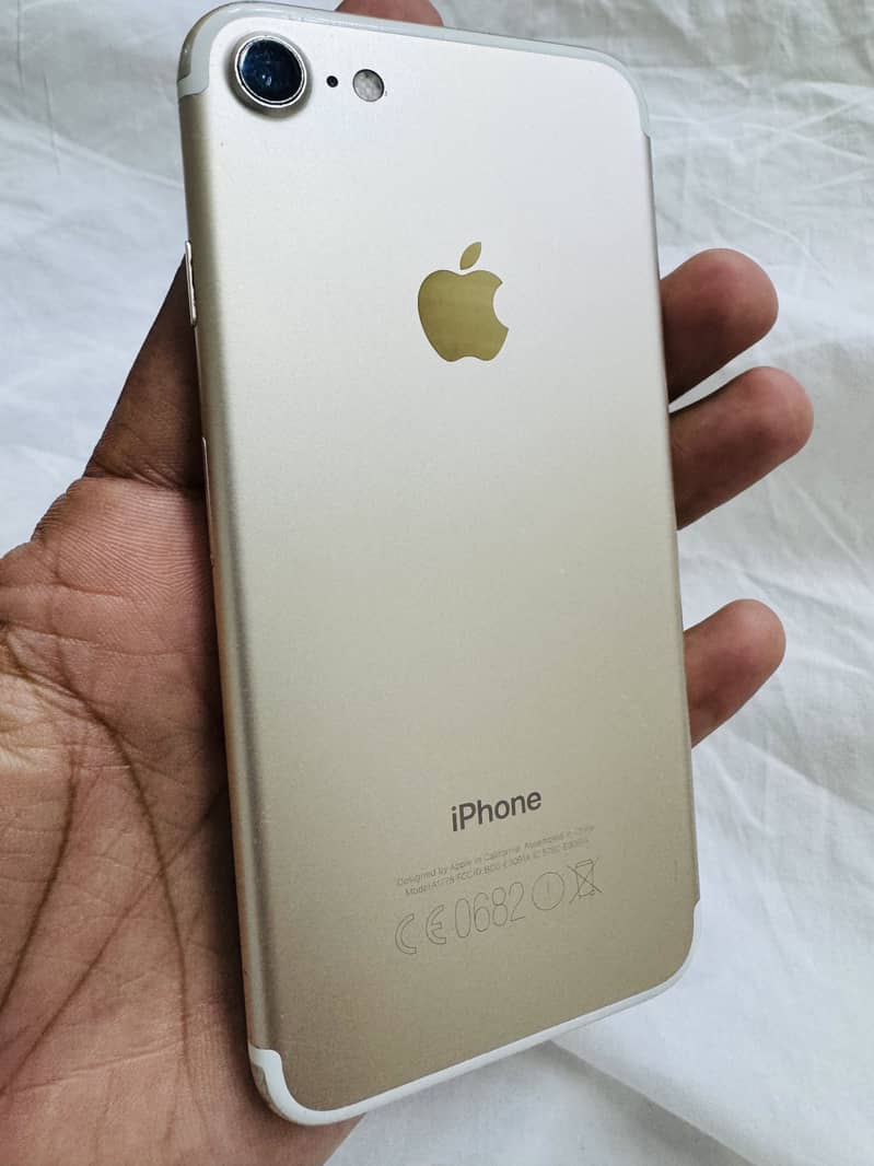 Apple iPhone 7 1