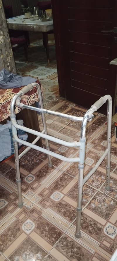 foldable, height-adjustable aluminum medical walker