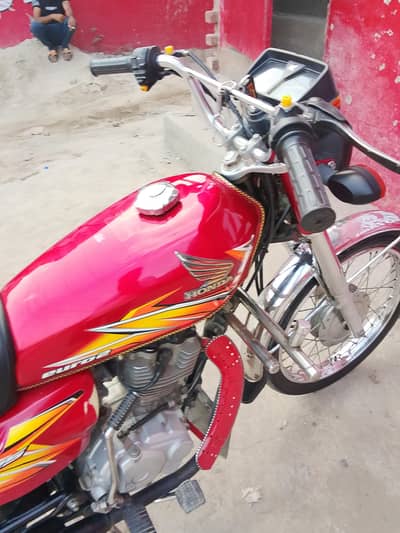 CG125
