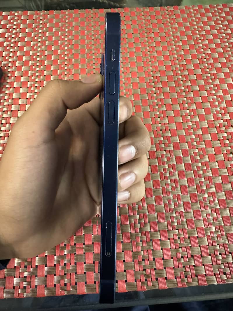 Apple iPhone 12 2