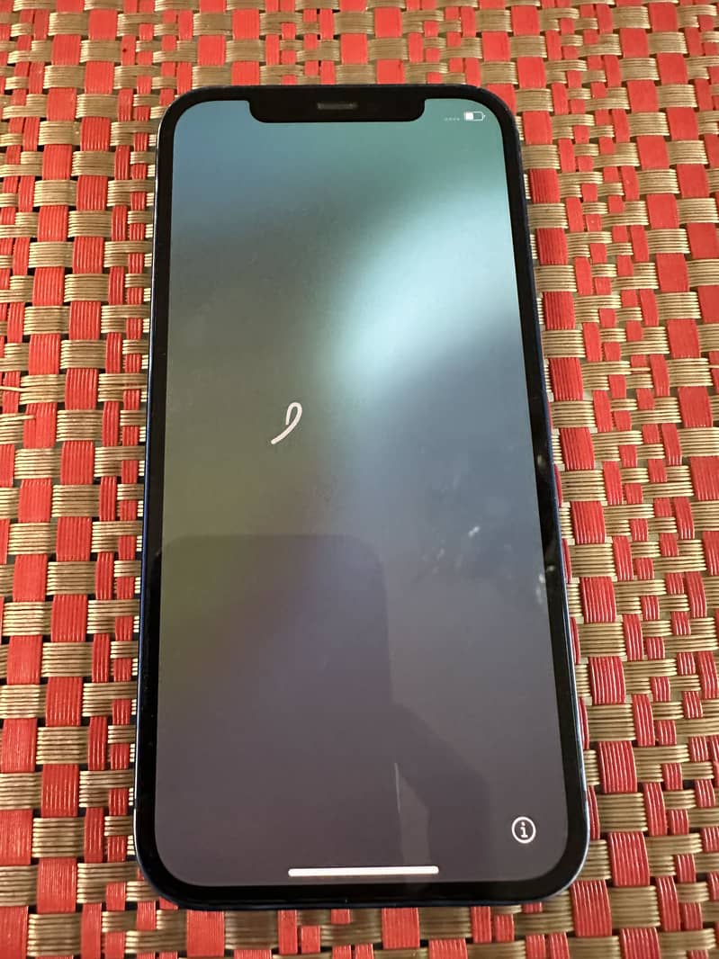 Apple iPhone 12 4