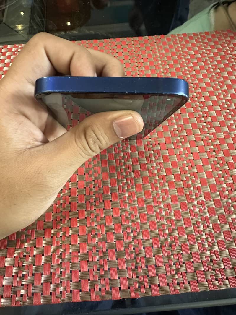 Apple iPhone 12 5