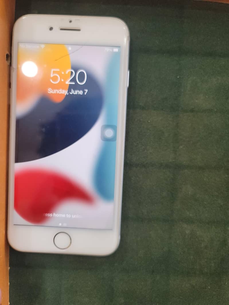 Apple iPhone 7 0