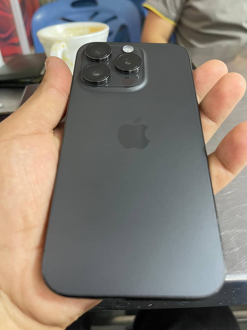 Apple iPhone 15 Pro 0