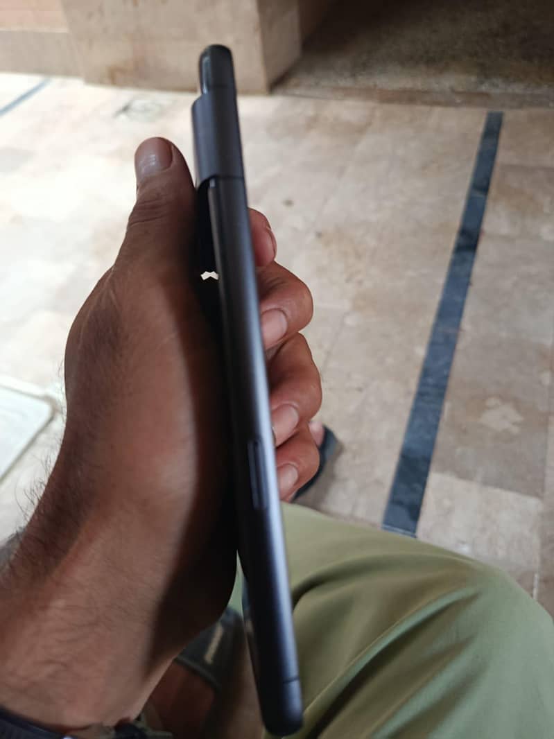 Google Pixel 7 4