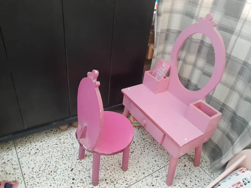 pink dressing table 0