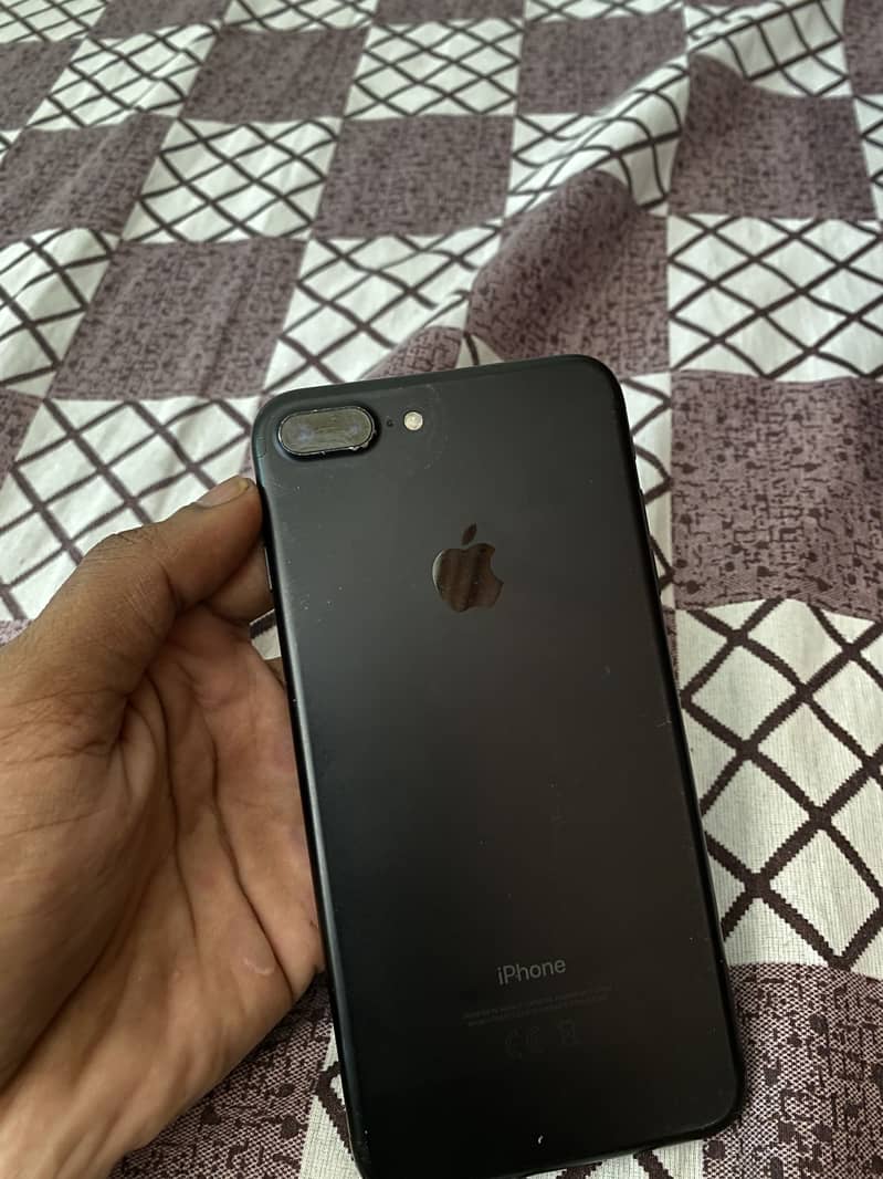 Apple iPhone 7 Plus 0