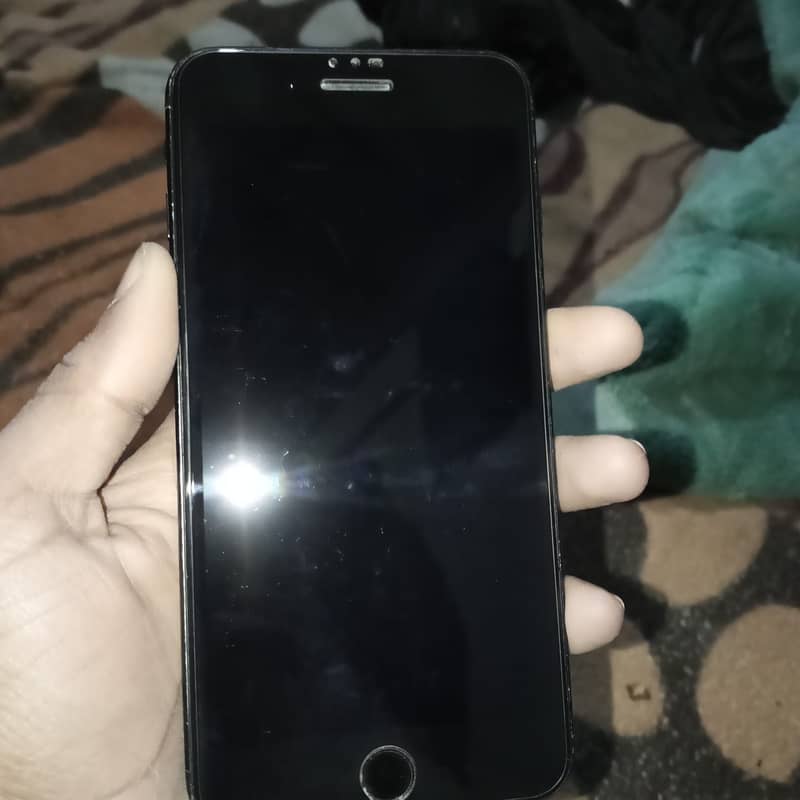 Apple iPhone 7 Plus 1