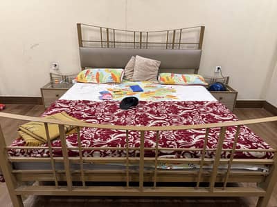 Iron bed set (King size)