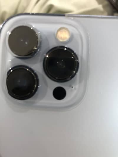 Apple iPhone 13 Pro Max JV with original charger and cable