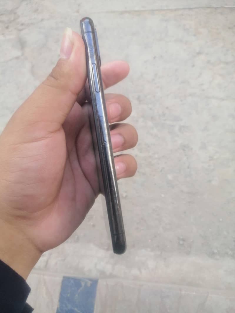 Apple iPhone X 1