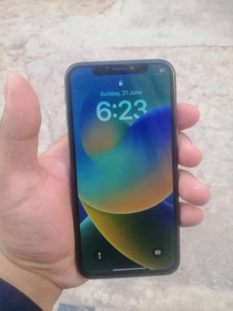 Apple iPhone X 4