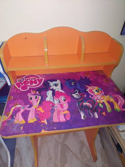 kids character table and chair
