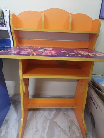 kids character table and chair