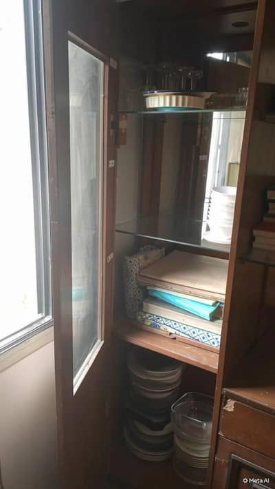 3 Door showcase with mirror and glass shelves