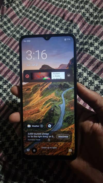 Daba sath hai charg ni hai mobile all ok hai