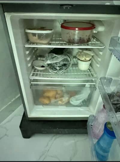 fridge in good condition