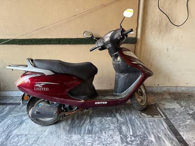 UNITED 100CC PETROL SCOOTER