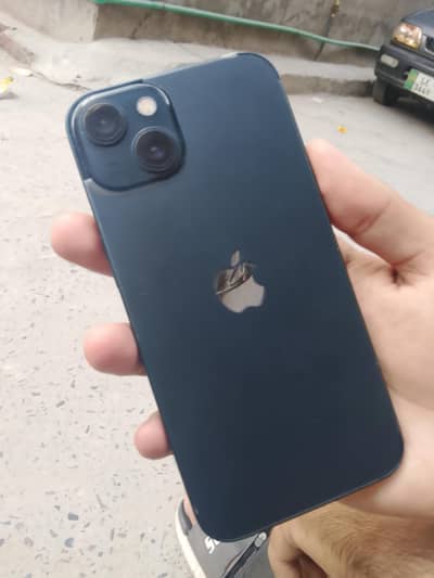 Apple iPhone 13