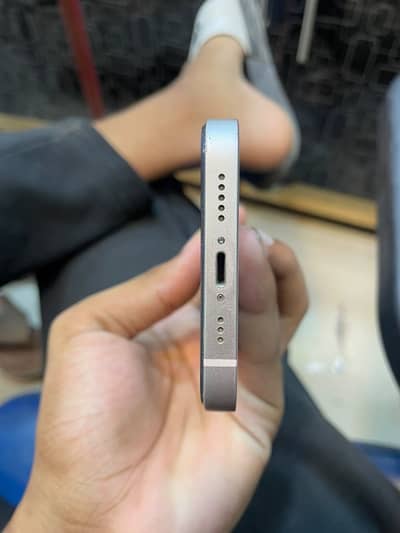 Apple iPhone 13