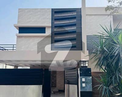 TOP LOCATION 1 KANAL BEAUTIFULL DESIGN SUPER HOT LOCATED BUNGALOW IS AVAILABLE IN THE H BLOCK OF DHA PHASE 6 LAHORE.