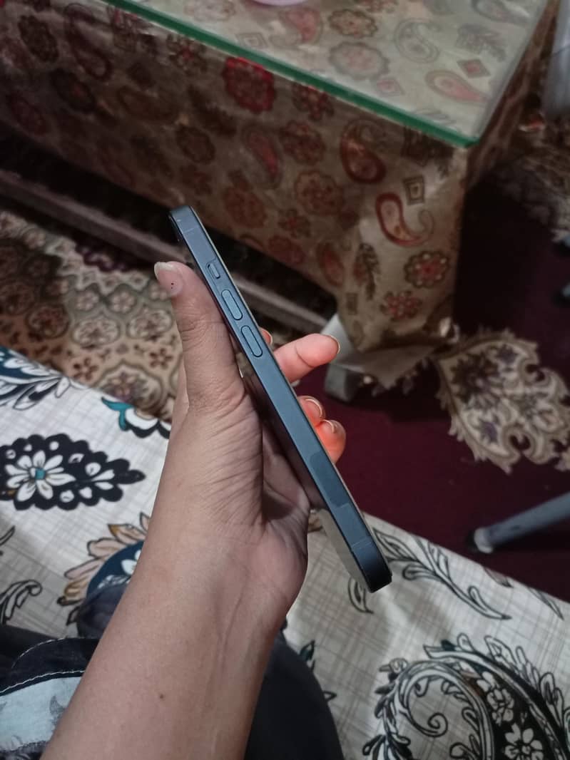 Apple iPhone 14 7