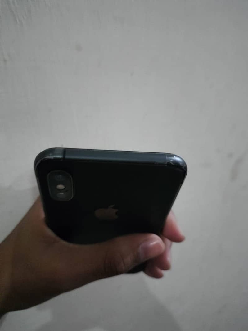 Apple iPhone XS 4
