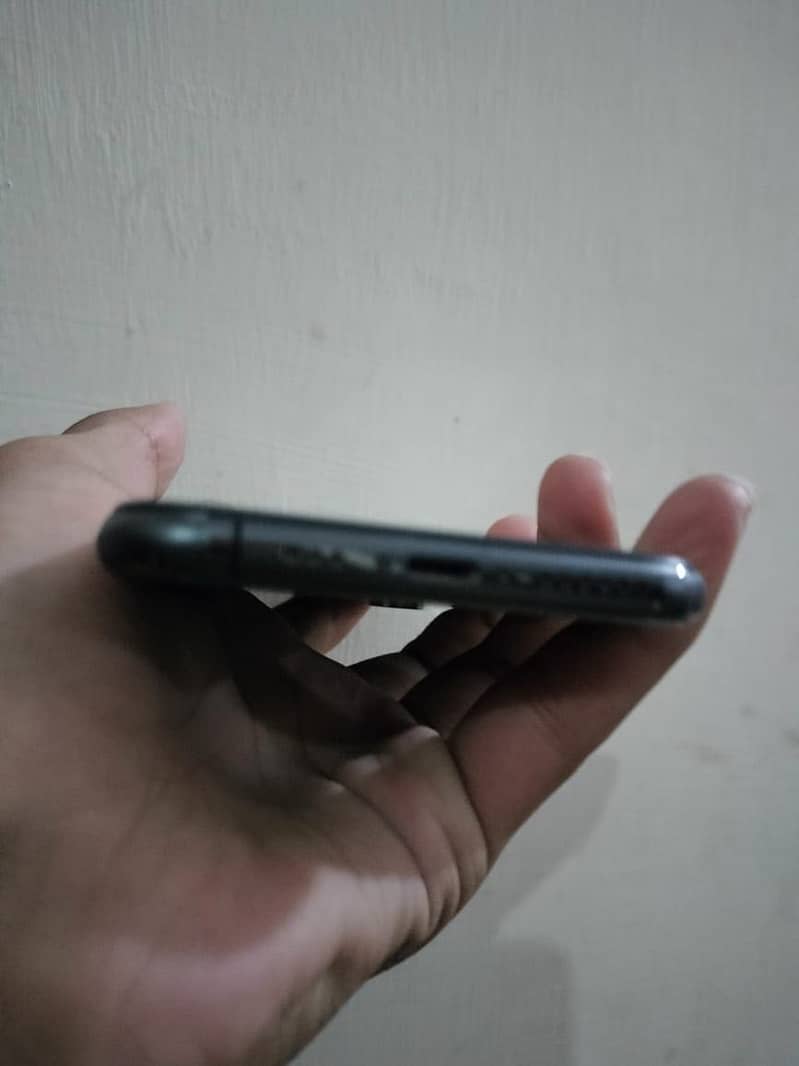 Apple iPhone XS 5