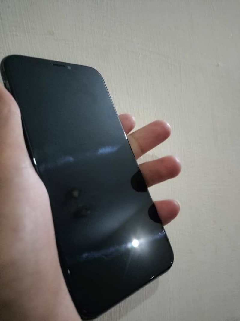 Apple iPhone XS 7