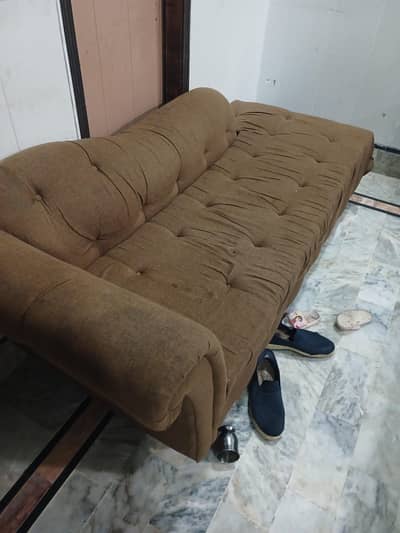 good condition sofa/ denwan setii