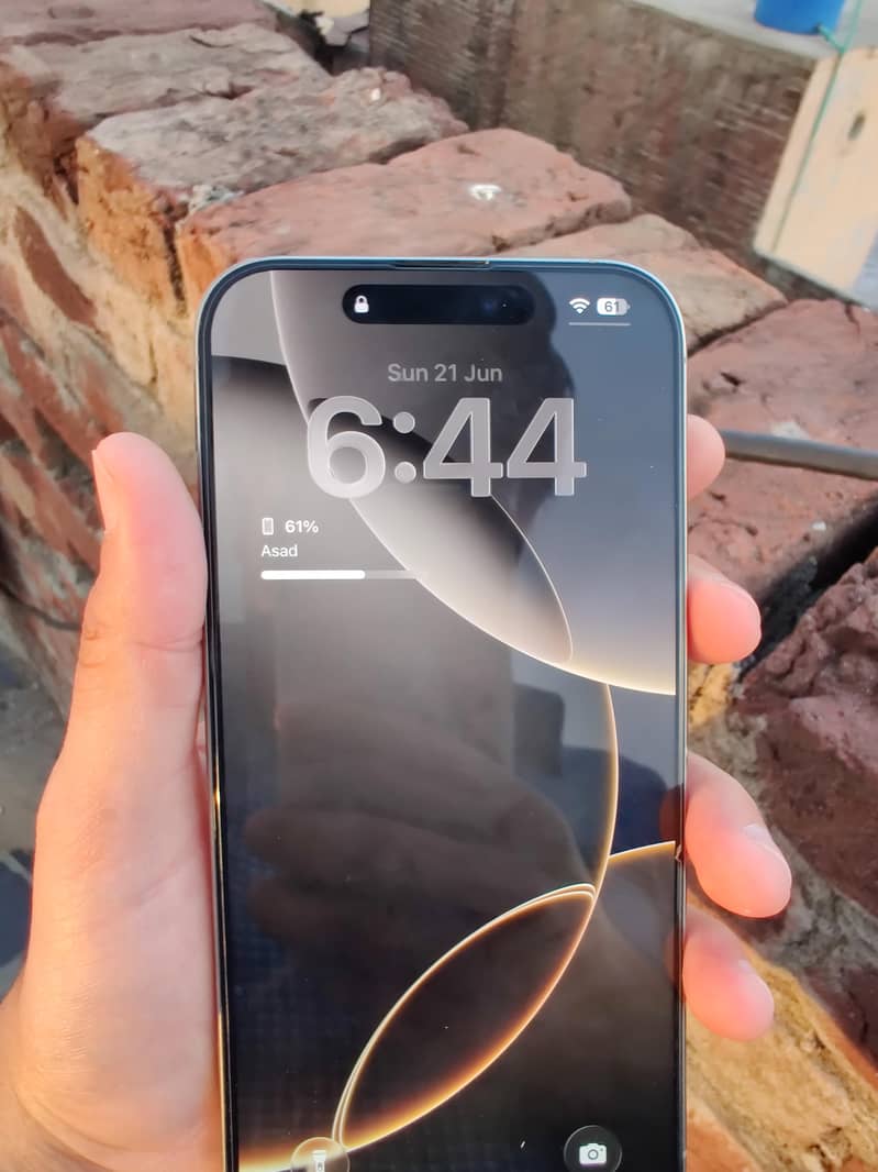 Apple iPhone 16 Pro Max 0