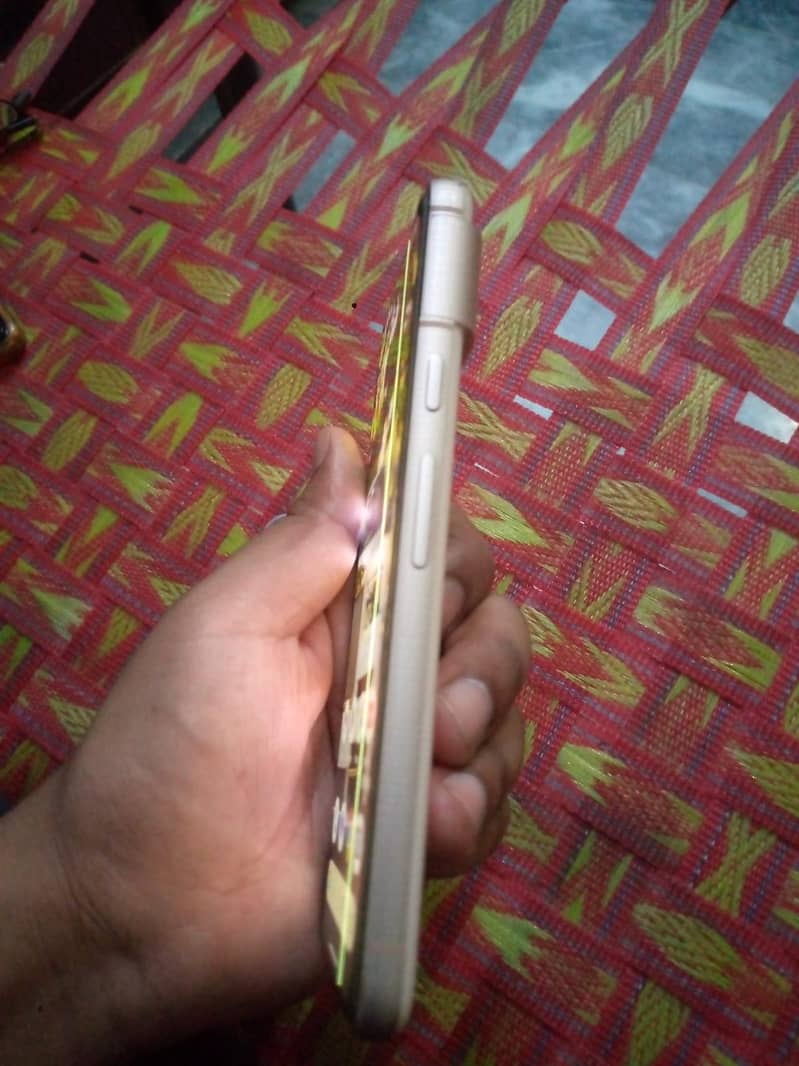 Google Pixel 8 3