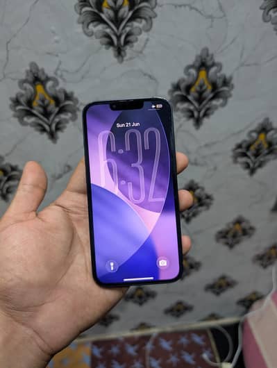 Apple iPhone 13