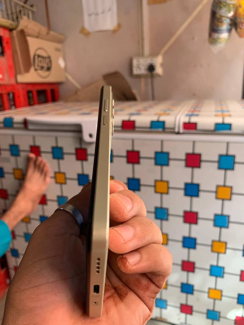 Realme C75 4