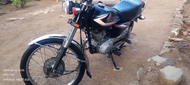 Honda 125 for sale model 2015Bio matric on the spot 03270344219