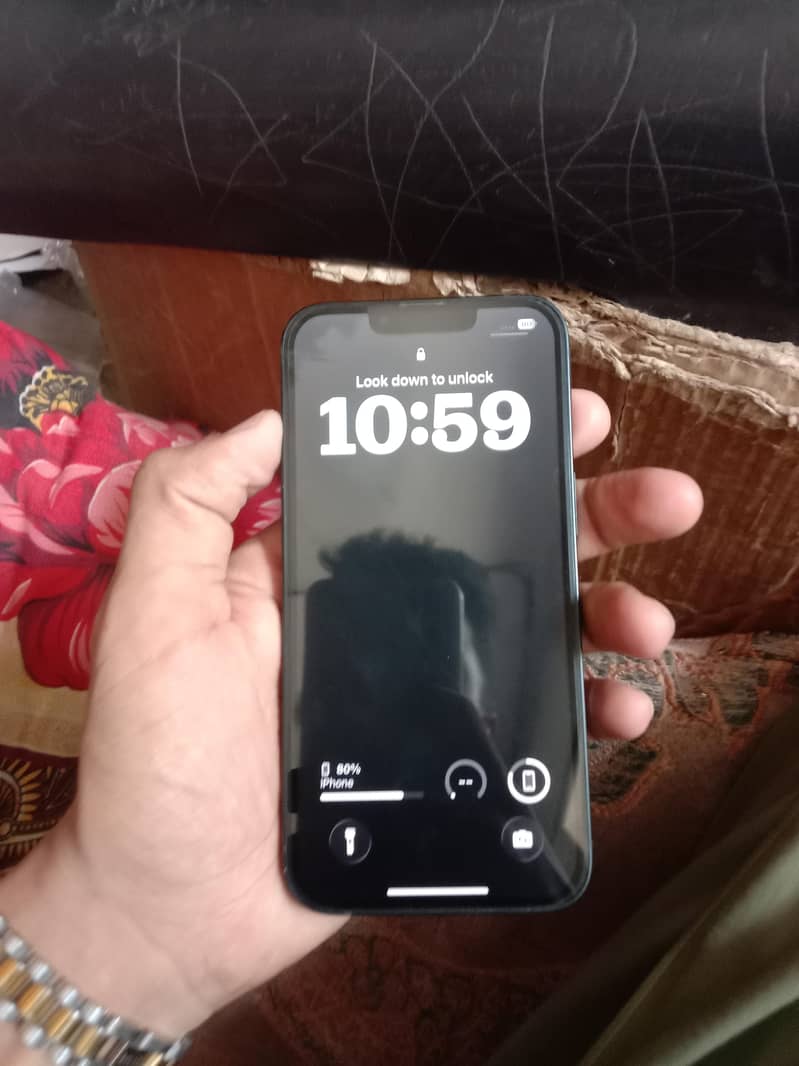 Apple iPhone 13 4