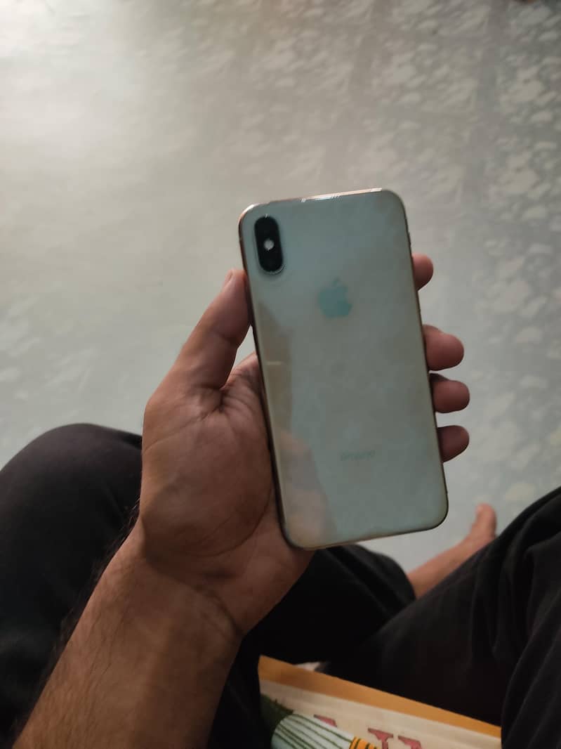 Apple iPhone X 4