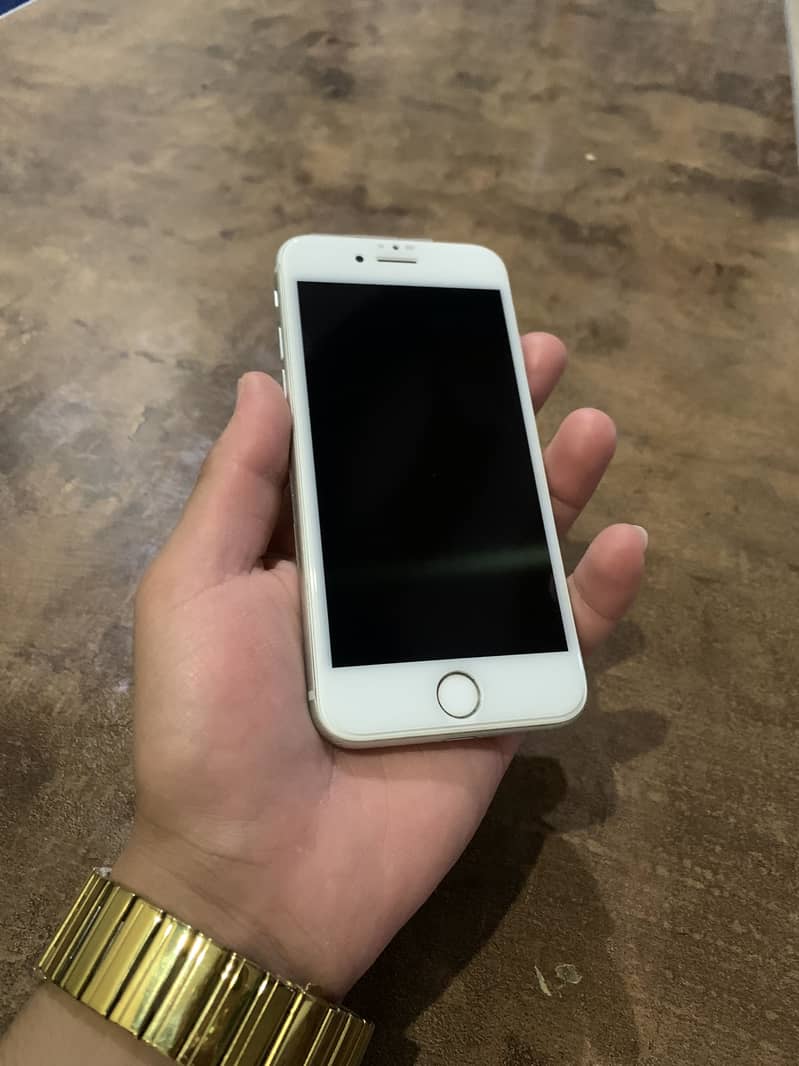 Apple iPhone 8 0