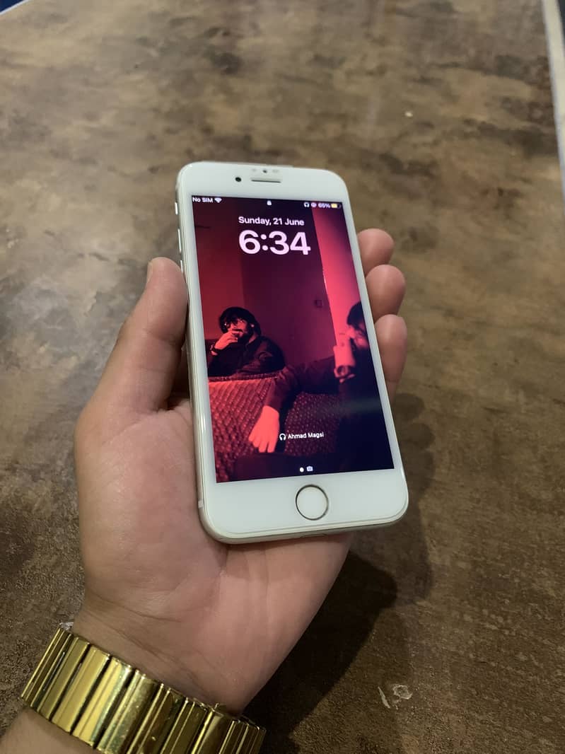 Apple iPhone 8 1