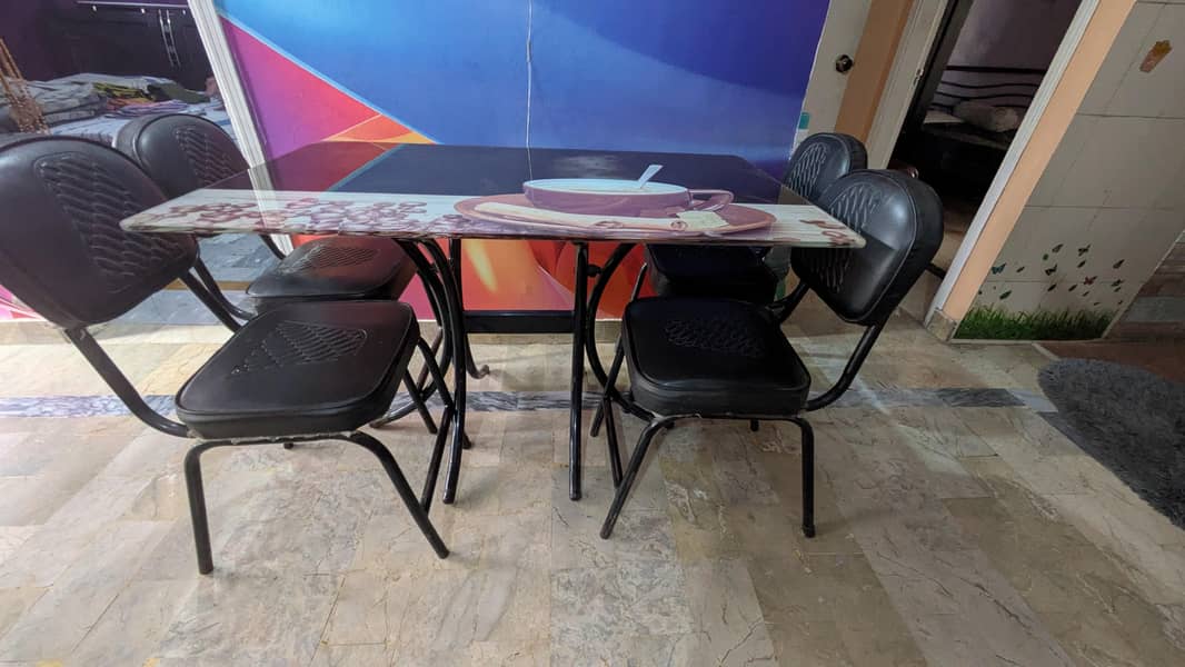 Dining table 0