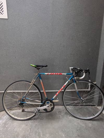 Racing cycle