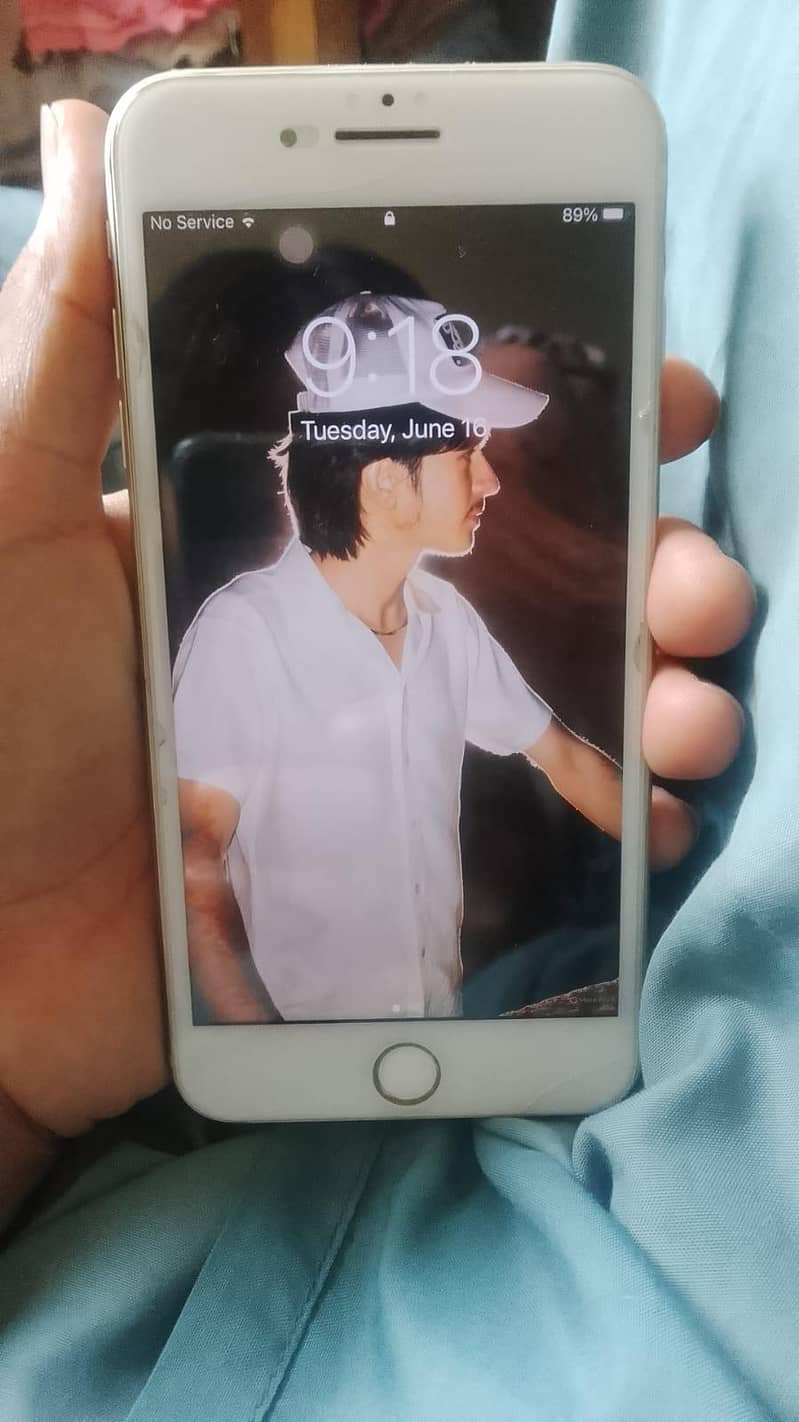 Apple iPhone 7 Plus 1