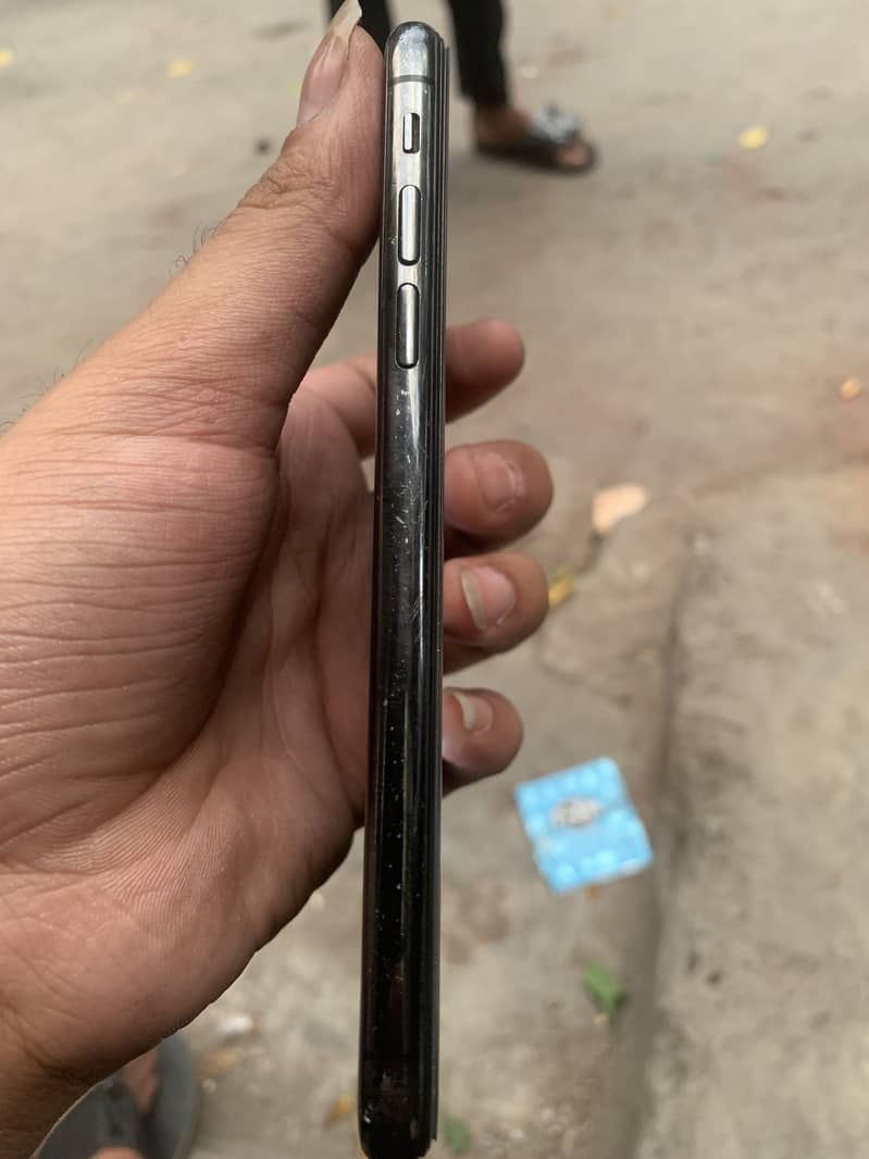 Apple iPhone X 3