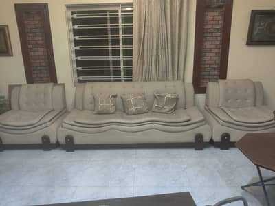 5-Seater Leatherite Sofa Set for Sale – Good Condition