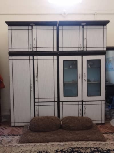 White 6 piece Almirah