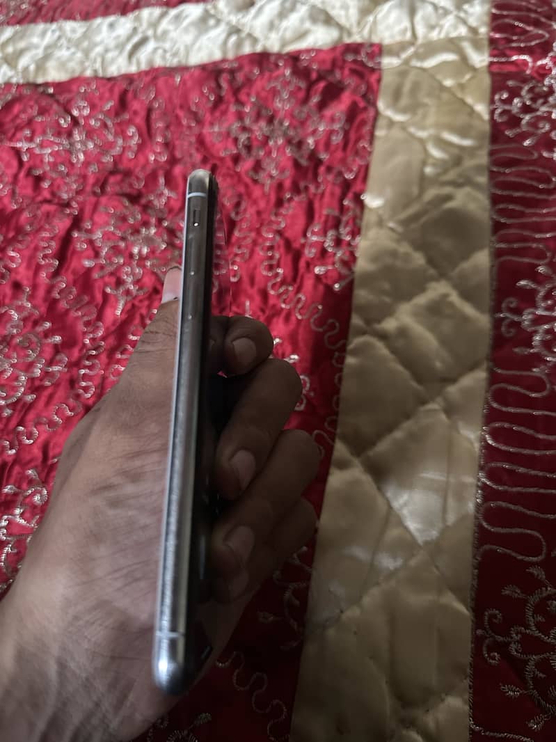 Apple iPhone X 2