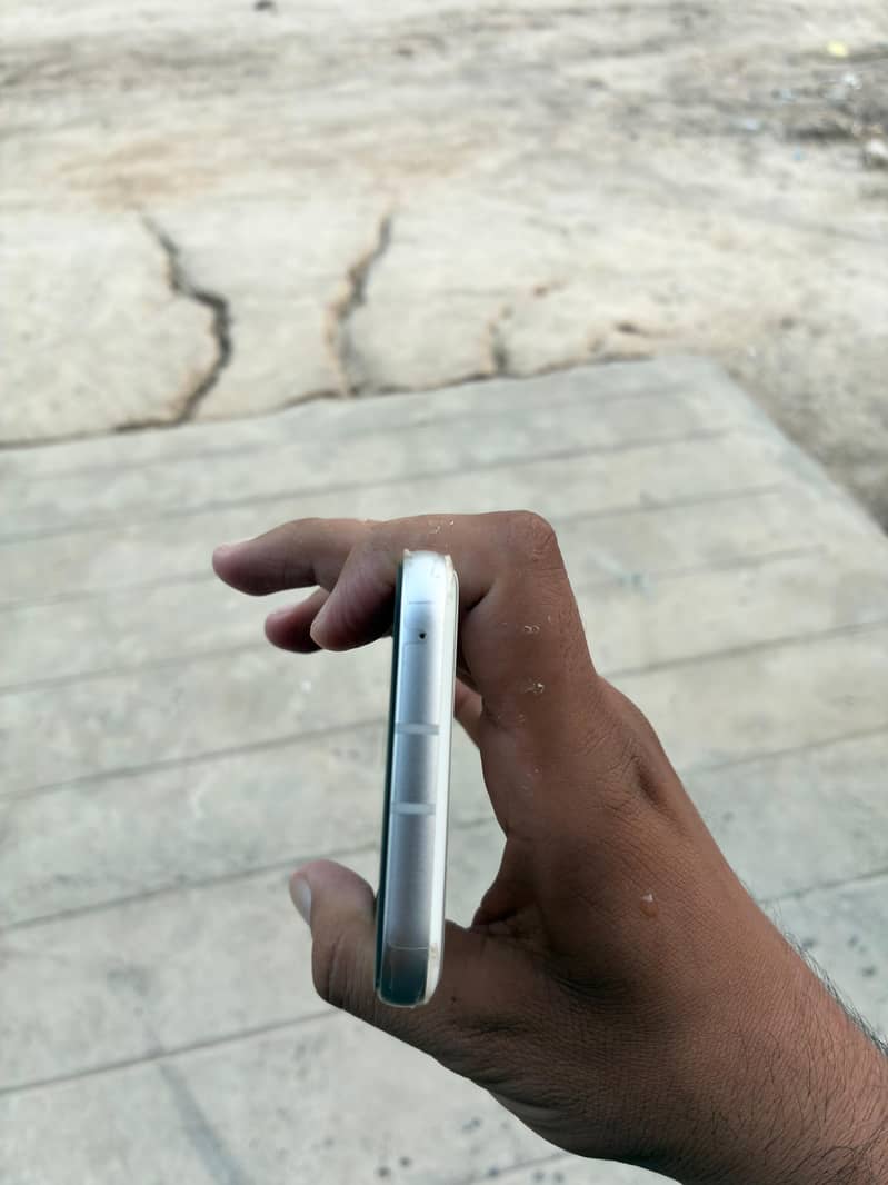 Google Pixel 8a 3
