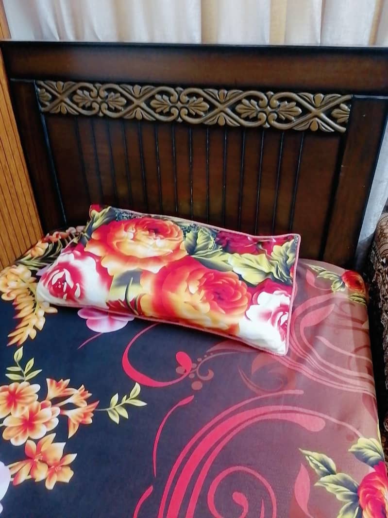 single bed without matress 1