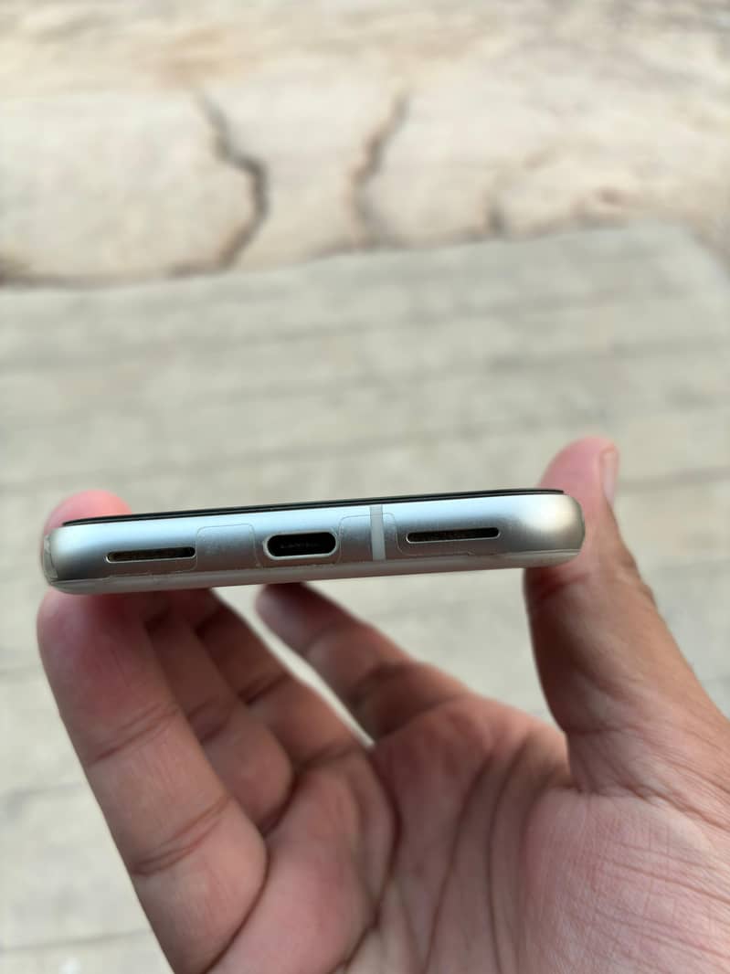 Google Pixel 8a 5